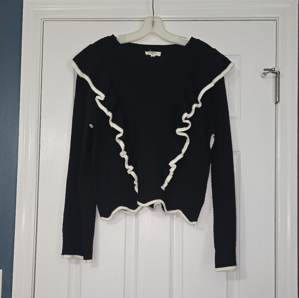 Entro Sweater With Scalloped Waist❤️